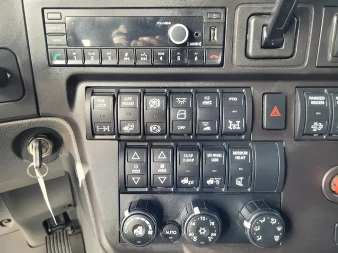 2023 International LT625