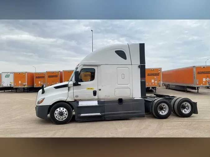 2023 Freightliner Cascadia 12621249eb7d560e588b48d1e6a82528285