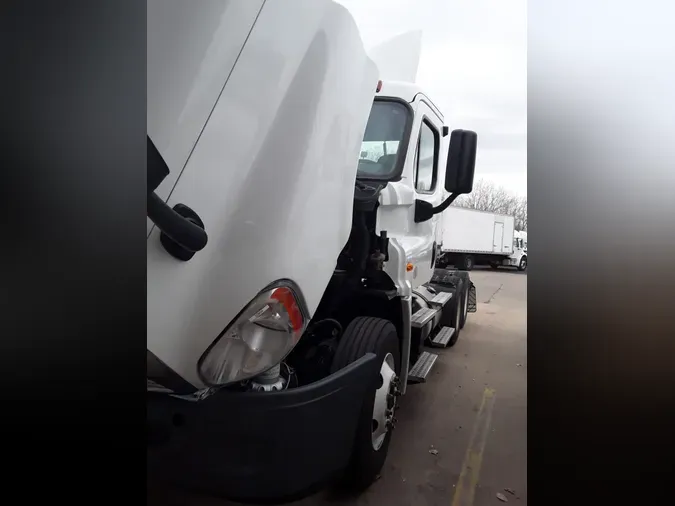 2015 FREIGHTLINER/MERCEDES CASCADIA 1252125effecee4595991dfcee80ea12ce4