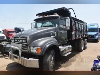 2006 MACK GRANITE CV713