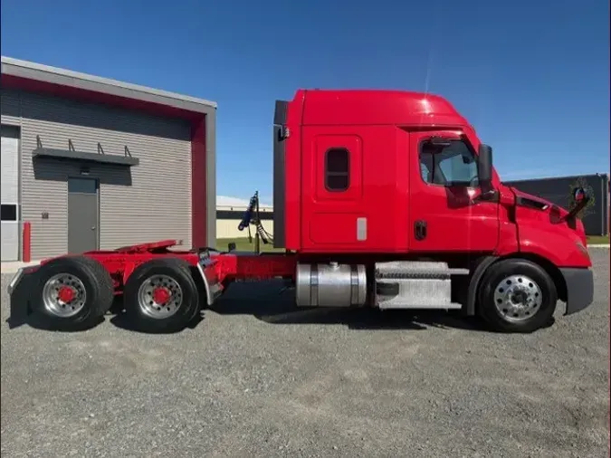 2022 FREIGHTLINER CA116
