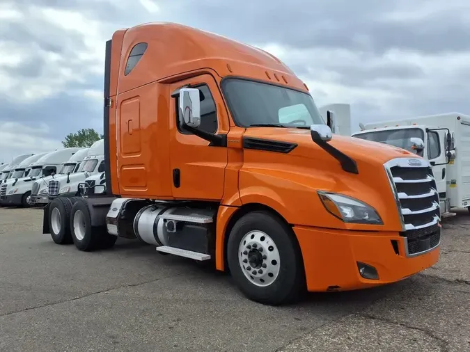 2019 FREIGHTLINER NEW CASCADIA PX12664