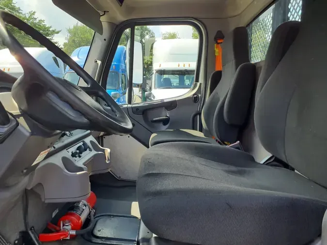 2020 FREIGHTLINER M2 106