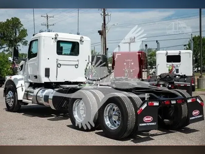 2025 PETERBILT 567