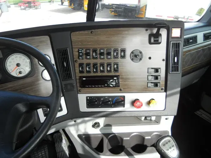 2019 Freightliner CORONADO