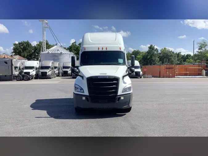2022 Freightliner Cascadia 126