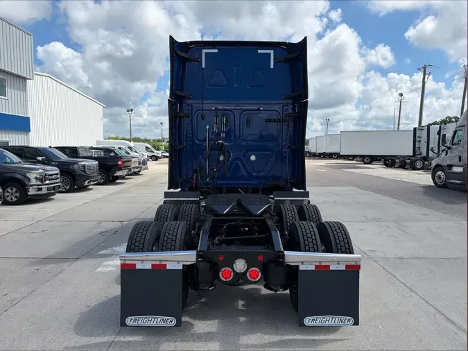 2022 Freightliner Cascadia 126213f569f36c14f4021d85fe563134855