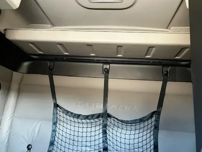 2021 FREIGHTLINER CASCADIA