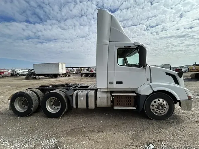 2013 VOLVO VNL64T300