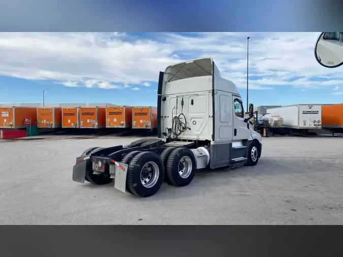 2020 Freightliner Cascadia