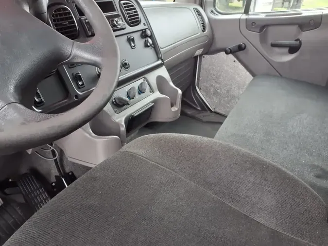 2019 FREIGHTLINER/MERCEDES M2 106