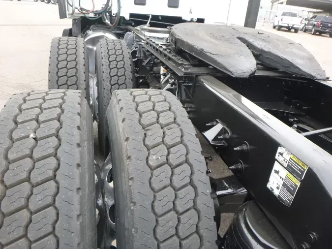 2023 Peterbilt 579214812570bfed5852649ae9be19a5bad