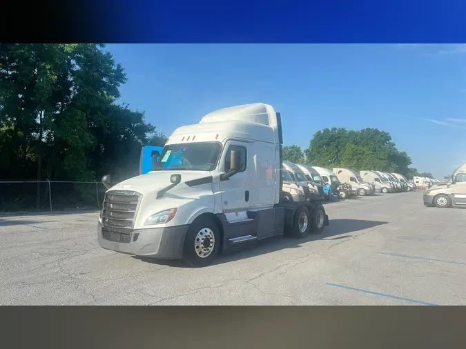 2020 Freightliner Cascadia 126