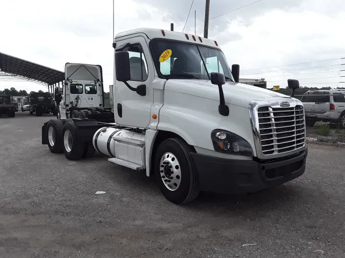 2019 FREIGHTLINER/MERCEDES CASCADIA 125