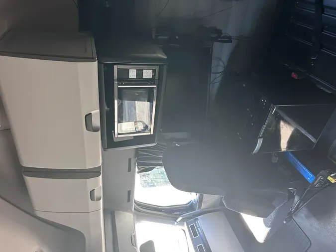 2019 FREIGHTLINER CASCADIA 126