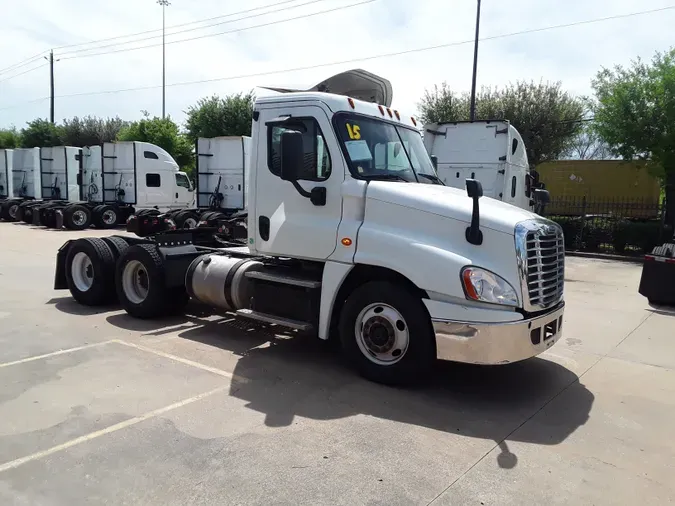 2015 FREIGHTLINER/MERCEDES CASCADIA 125