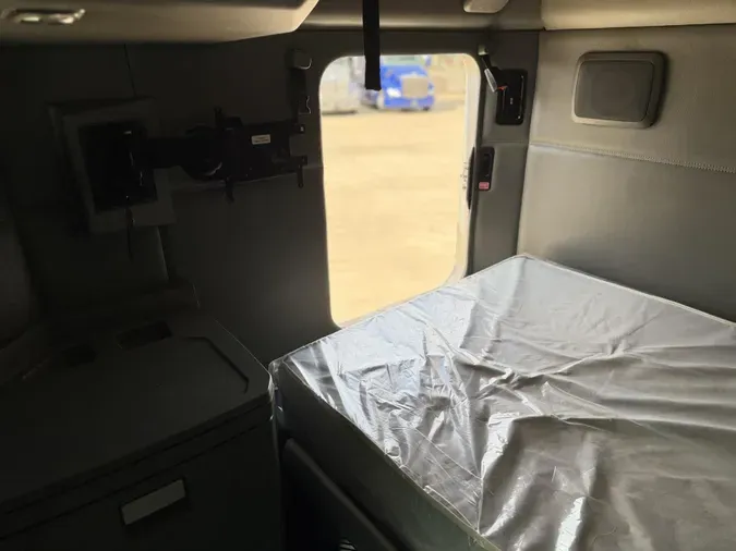 2022 Kenworth T680214f1c51a685608cc37e77a09ee4eb51