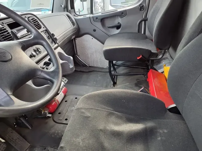 2018 FREIGHTLINER/MERCEDES M2 106