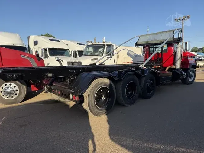 2001 MACK RD688S