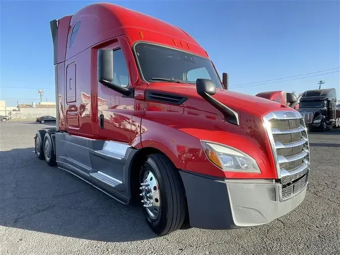 2021 FREIGHTLINER CA126