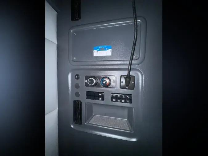 2022 FREIGHTLINER Cascadia 126