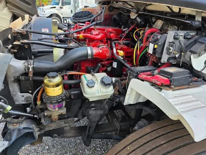 2019 FREIGHTLINER M2 106