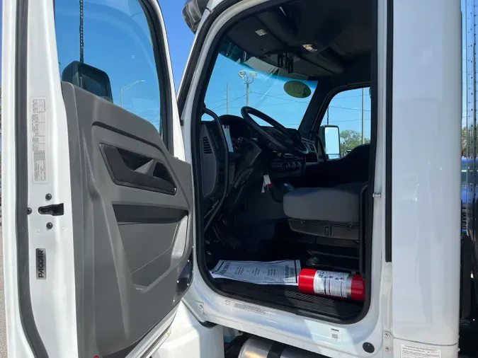 2024 Kenworth T280
