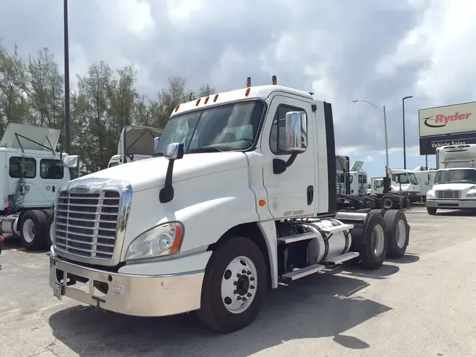 2020 FREIGHTLINER CASCADIA 1252155883ed3b63e764634b05996686d3d