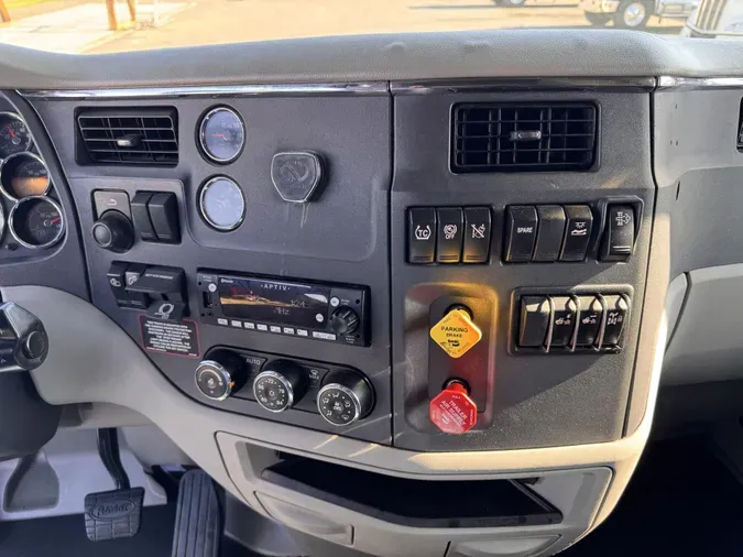2020 Peterbilt 579