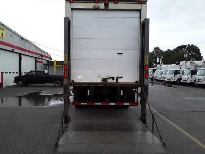2017 FREIGHTLINER/MERCEDES M2 106