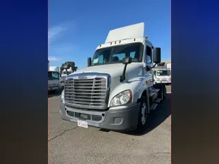 2017 FREIGHTLINER/MERCEDES CASCADIA 125