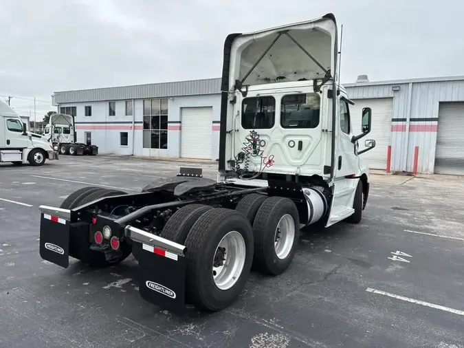 2019 FREIGHTLINER/MERCEDES NEW CASCADIA PX12664215affddf82ca5b12613eb39b17ad20f