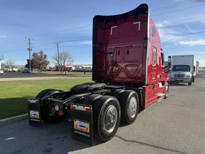 2022 Freightliner Cascadia