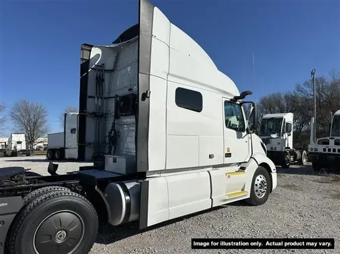 2021 VOLVO VNL740