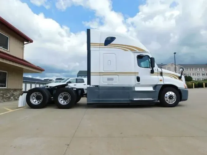 2019 Freightliner Cascadia 125