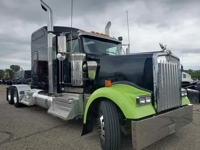 2019 KENWORTH W900