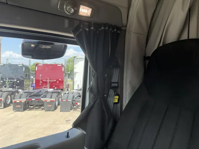 2021 Peterbilt 567