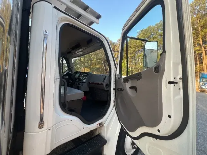 2019 Freightliner M2