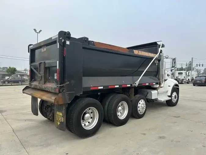 2020 Peterbilt 348