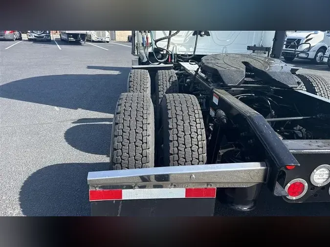 2020 FREIGHTLINER CA126