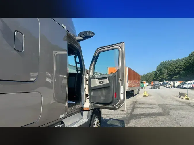 2022 Freightliner Cascadia 126