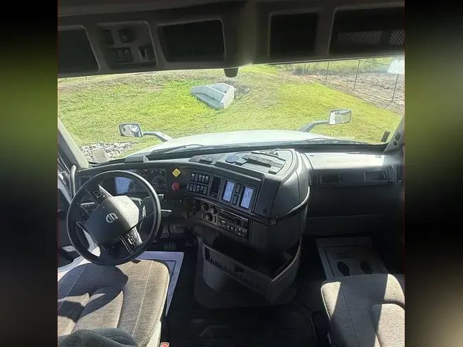2021 VOLVO VNR740216c3748e5dd64765552016fdb4e7b41