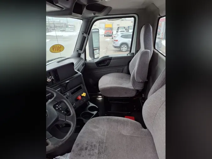 2019 NAVISTAR INTERNATIONAL RH613 DAYCAB S/A216d87f2f5f39f78088276b9d9a3fef1