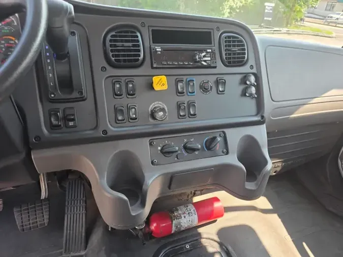 2020 FREIGHTLINER/MERCEDES M2 106