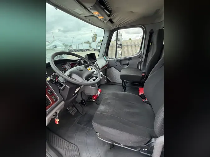 2019 FREIGHTLINER/MERCEDES M2 106