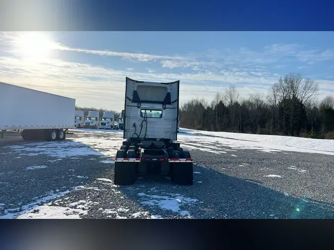 2018 Volvo VNL300