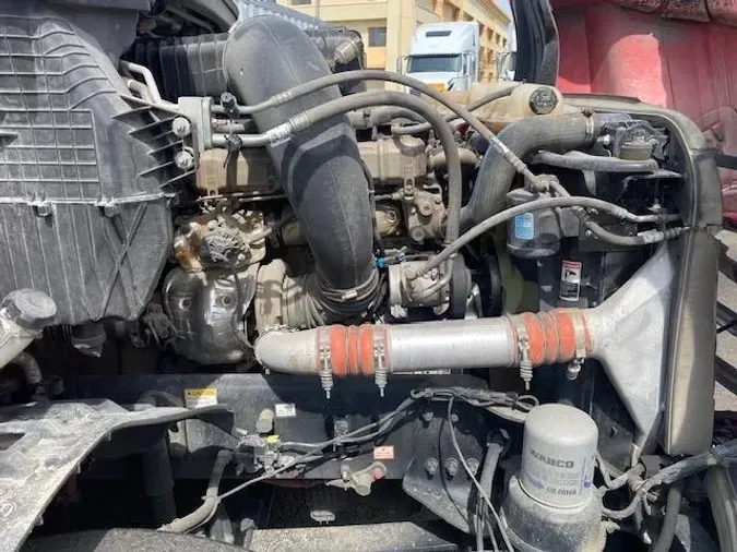 2023 Freightliner Cascadia21738cae4aa5a8d240bbe687fb058b4f
