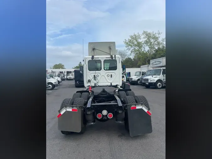 2018 FREIGHTLINER/MERCEDES CASCADIA 125