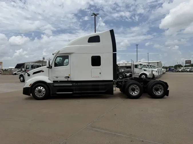 2022 Peterbilt 579217564b6d9429a9ad9c4c35cc0913bcd