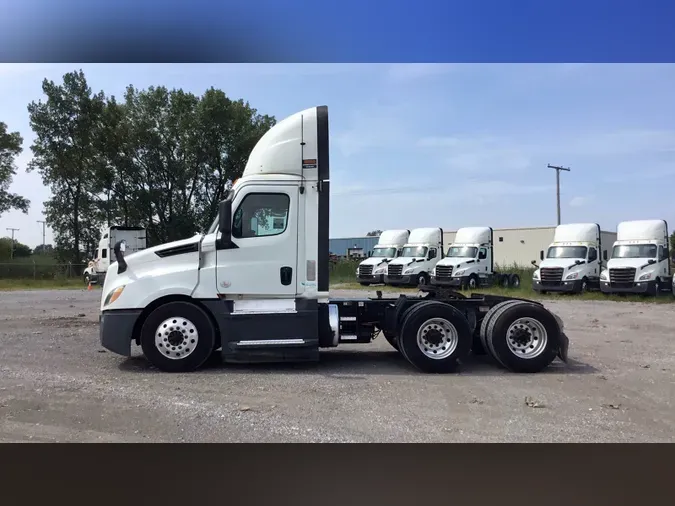 2020 Freightliner Cascadia 126